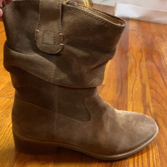 Women's Comfortiva Chrysta Mid Calf Boot Siena Brown Suede  Like New - Picture 6 of 7